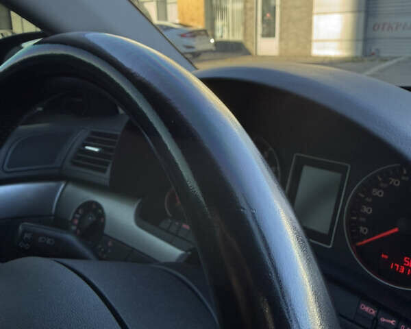 Черный Ауди А4, объемом двигателя 2 л и пробегом 173 тыс. км за 9000 $, фото 14 на Automoto.ua