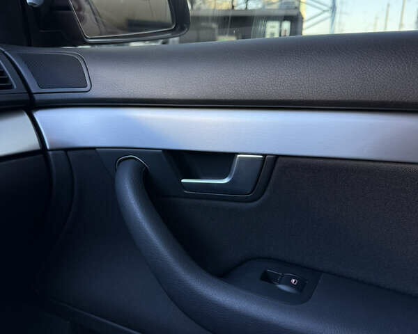 Черный Ауди А4, объемом двигателя 2 л и пробегом 173 тыс. км за 9000 $, фото 17 на Automoto.ua