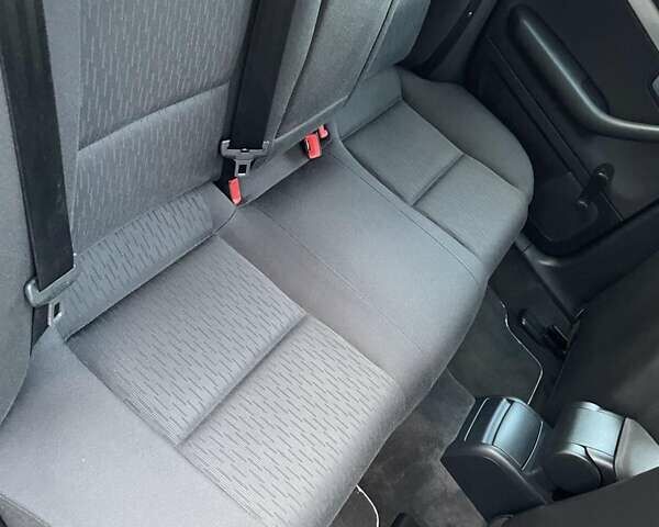 Чорний Ауді А4, об'ємом двигуна 2 л та пробігом 263 тис. км за 7650 $, фото 51 на Automoto.ua