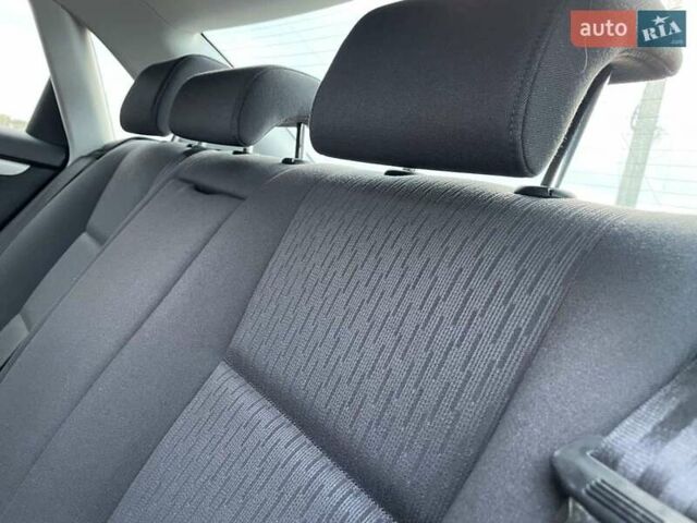 Чорний Ауді А4, об'ємом двигуна 2 л та пробігом 263 тис. км за 7650 $, фото 49 на Automoto.ua