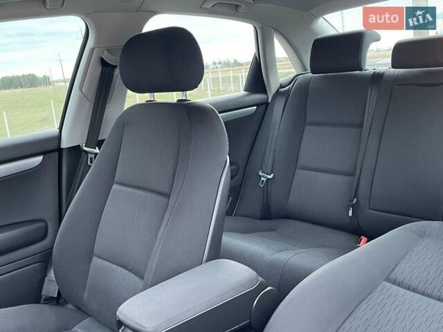 Черный Ауди А4, объемом двигателя 2 л и пробегом 263 тыс. км за 7550 $, фото 55 на Automoto.ua