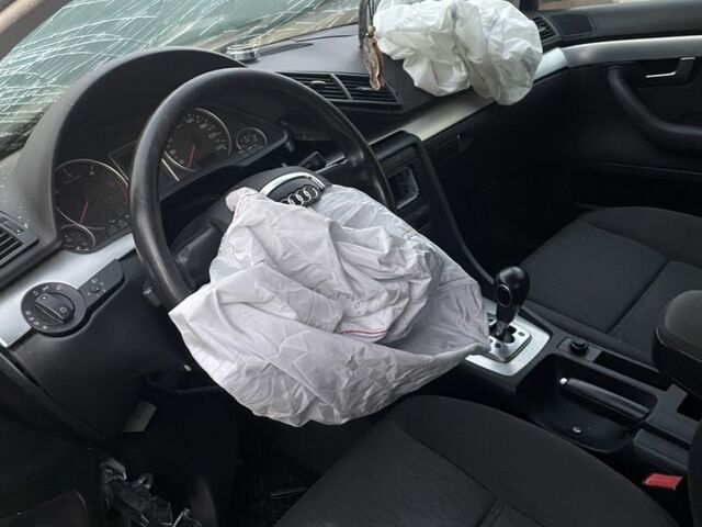 Чорний Ауді А4, об'ємом двигуна 0 л та пробігом 250 тис. км за 2000 $, фото 1 на Automoto.ua