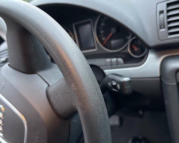 Ауді А4 2006 у Вінниці на Automoto.ua Чорний Ауді А4, об'ємом двигуна 2 л та пробігом 152 тис. км за 8499 $, фото 32 на Automoto.ua