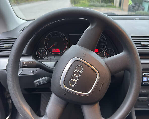 Ауді А4 2006 у Вінниці на Automoto.ua Чорний Ауді А4, об'ємом двигуна 2 л та пробігом 152 тис. км за 8499 $, фото 28 на Automoto.ua