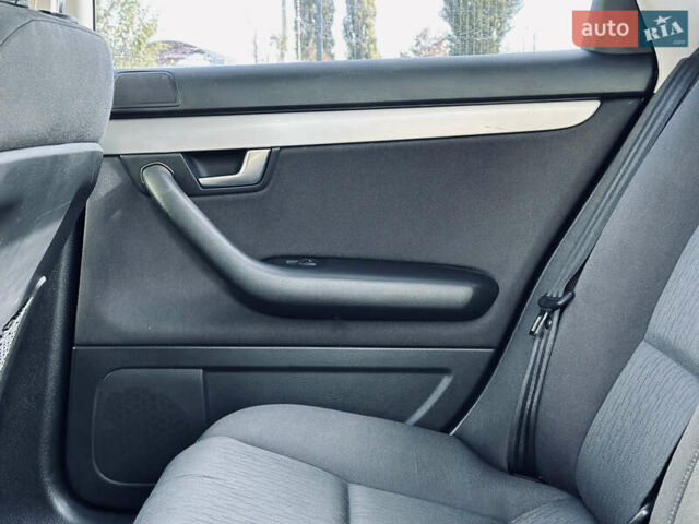 Ауді А4 2006 у Кременчуге на Automoto.ua Чорний Ауді А4, об'ємом двигуна 2.5 л та пробігом 226 тис. км за 7999 $, фото 13 на Automoto.ua