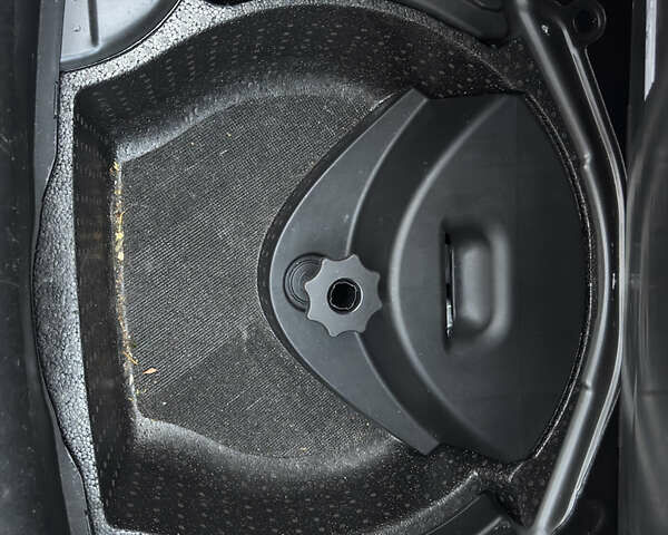 Ауді А4 2006 у Вінниці на Automoto.ua Чорний Ауді А4, об'ємом двигуна 2 л та пробігом 152 тис. км за 8499 $, фото 15 на Automoto.ua