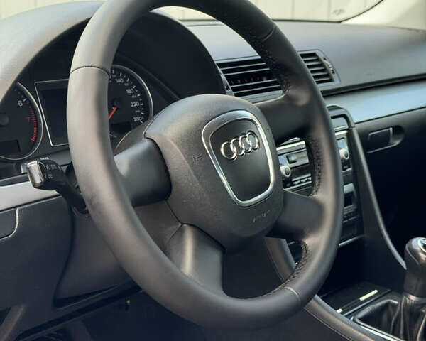 Черный Ауди А4, объемом двигателя 1.6 л и пробегом 217 тыс. км за 6990 $, фото 14 на Automoto.ua