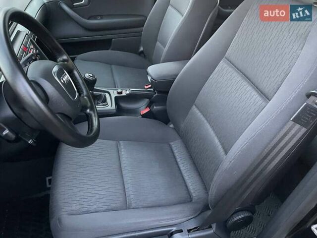 Чорний Ауді А4, об'ємом двигуна 2 л та пробігом 173 тис. км за 7650 $, фото 31 на Automoto.ua