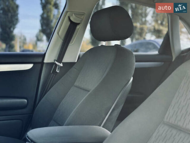 Ауді А4 2006 у Кременчуге на Automoto.ua Чорний Ауді А4, об'ємом двигуна 2.5 л та пробігом 226 тис. км за 7999 $, фото 20 на Automoto.ua