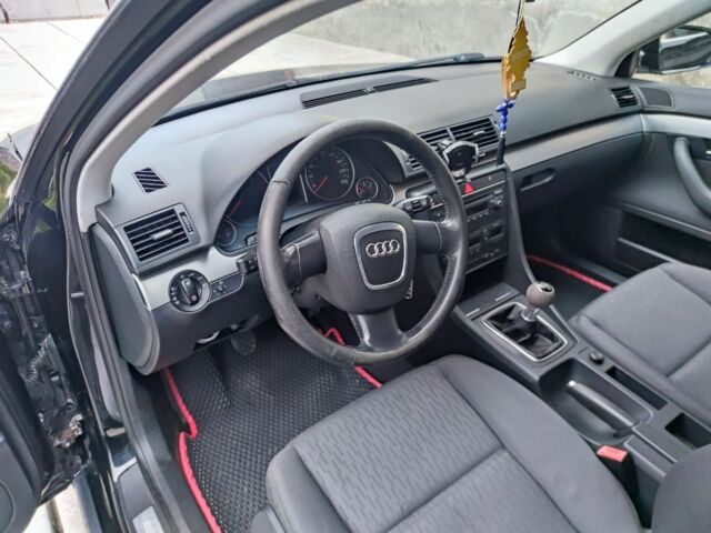 Ауді А4 2006 у Береговом на Automoto.ua Чорний Ауді А4, об'ємом двигуна 2 л та пробігом 277 тис. км за 6800 $, фото 5 на Automoto.ua