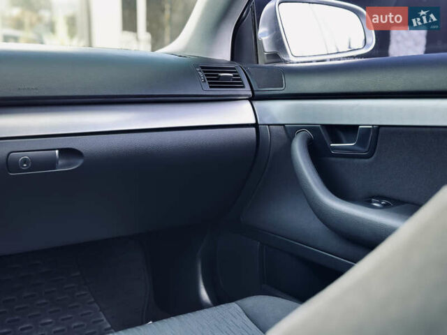 Ауді А4 2006 у Кременчуге на Automoto.ua Чорний Ауді А4, об'ємом двигуна 2.5 л та пробігом 226 тис. км за 7999 $, фото 24 на Automoto.ua