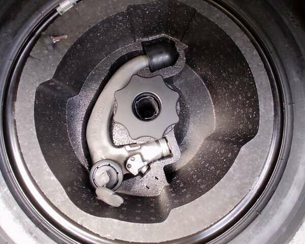 Черный Ауди А4, объемом двигателя 1.6 л и пробегом 245 тыс. км за 7650 $, фото 61 на Automoto.ua