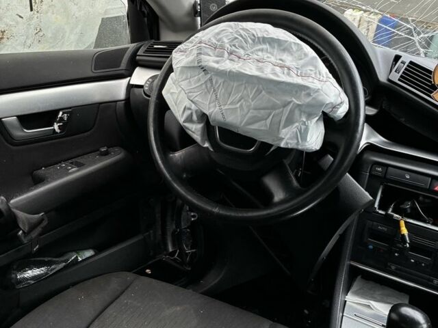 Чорний Ауді А4, об'ємом двигуна 2 л та пробігом 254 тис. км за 3000 $, фото 5 на Automoto.ua