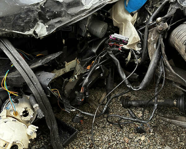 Чорний Ауді А4, об'ємом двигуна 2 л та пробігом 254 тис. км за 3000 $, фото 7 на Automoto.ua