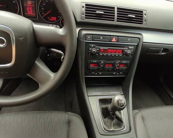 Черный Ауди А4, объемом двигателя 1.6 л и пробегом 245 тыс. км за 7650 $, фото 68 на Automoto.ua