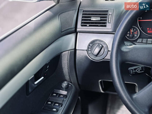 Ауді А4 2006 у Кременчуге на Automoto.ua Чорний Ауді А4, об'ємом двигуна 2.5 л та пробігом 226 тис. км за 7999 $, фото 30 на Automoto.ua