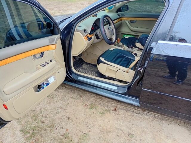 Черный Ауди А4, объемом двигателя 3 л и пробегом 330 тыс. км за 8000 $, фото 12 на Automoto.ua