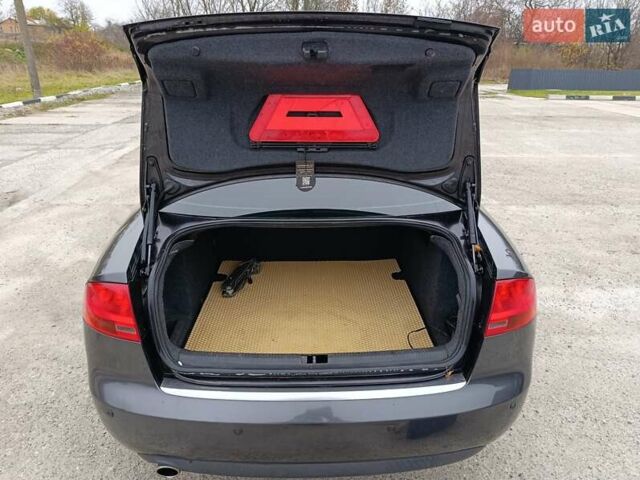 Черный Ауди А4, объемом двигателя 1.6 л и пробегом 302 тыс. км за 5700 $, фото 11 на Automoto.ua