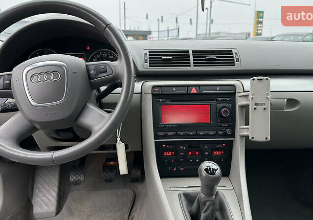 Чорний Ауді А4, об'ємом двигуна 1.6 л та пробігом 131 тис. км за 7450 $, фото 16 на Automoto.ua