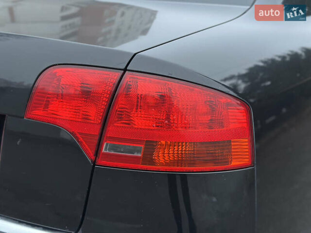 Чорний Ауді А4, об'ємом двигуна 1.6 л та пробігом 194 тис. км за 6800 $, фото 17 на Automoto.ua
