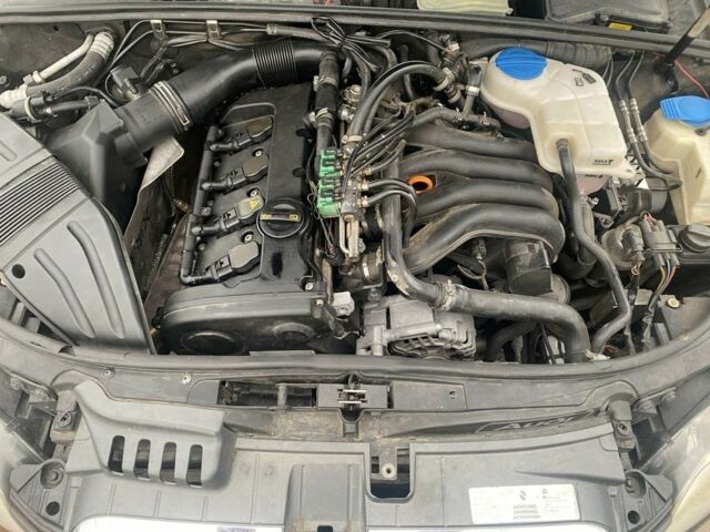 Чорний Ауді А4, об'ємом двигуна 2 л та пробігом 227 тис. км за 5500 $, фото 6 на Automoto.ua