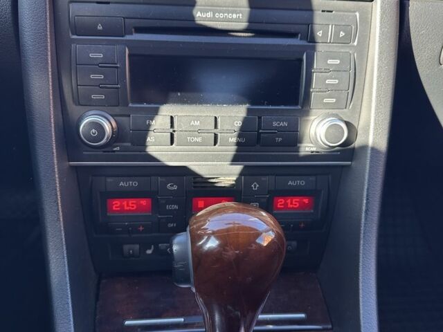 Черный Ауди А4, объемом двигателя 1.8 л и пробегом 240 тыс. км за 5500 $, фото 7 на Automoto.ua