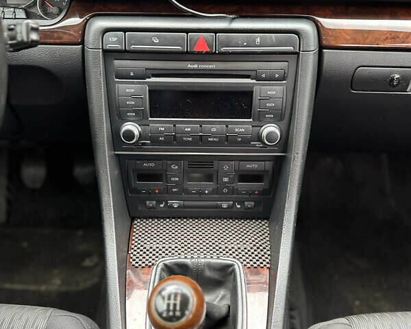 Чорний Ауді А4, об'ємом двигуна 1.78 л та пробігом 295 тис. км за 7299 $, фото 10 на Automoto.ua