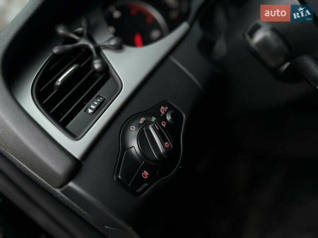 Чорний Ауді А4, об'ємом двигуна 1.97 л та пробігом 299 тис. км за 10399 $, фото 35 на Automoto.ua