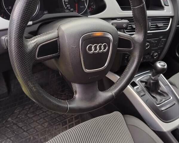 Черный Ауди А4, объемом двигателя 1.8 л и пробегом 192 тыс. км за 7950 $, фото 7 на Automoto.ua