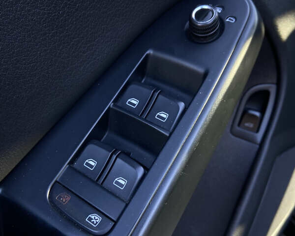 Чорний Ауді А4, об'ємом двигуна 1.98 л та пробігом 191 тис. км за 8200 $, фото 33 на Automoto.ua