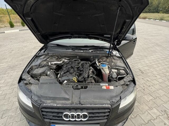 Черный Ауди А4, объемом двигателя 2 л и пробегом 307 тыс. км за 8800 $, фото 4 на Automoto.ua