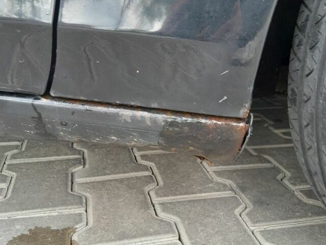 Черный Ауди А4, объемом двигателя 2.7 л и пробегом 320 тыс. км за 9700 $, фото 10 на Automoto.ua