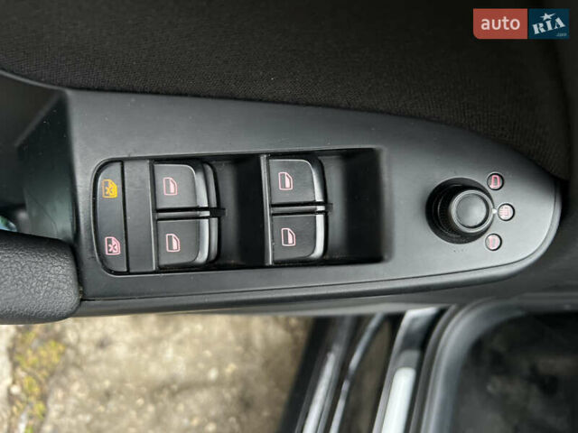 Чорний Ауді А4, об'ємом двигуна 1.97 л та пробігом 299 тис. км за 10399 $, фото 33 на Automoto.ua