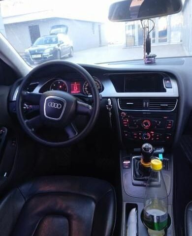 Черный Ауди А4, объемом двигателя 2 л и пробегом 340 тыс. км за 9500 $, фото 5 на Automoto.ua