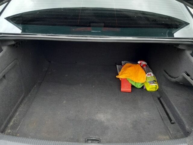 Черный Ауди А4, объемом двигателя 2.7 л и пробегом 320 тыс. км за 9700 $, фото 6 на Automoto.ua