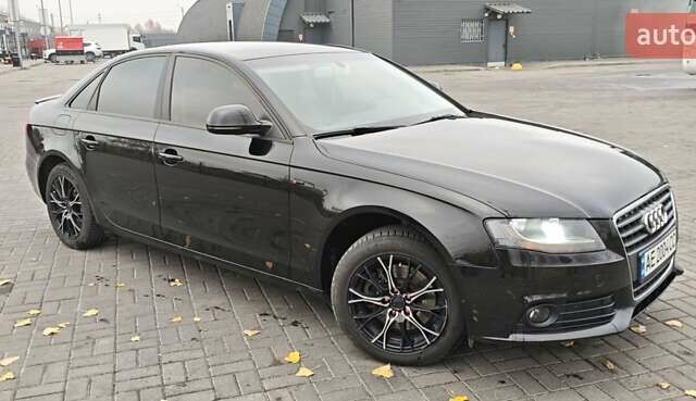 Чорний Ауді А4, об'ємом двигуна 1.8 л та пробігом 301 тис. км за 8500 $, фото 2 на Automoto.ua