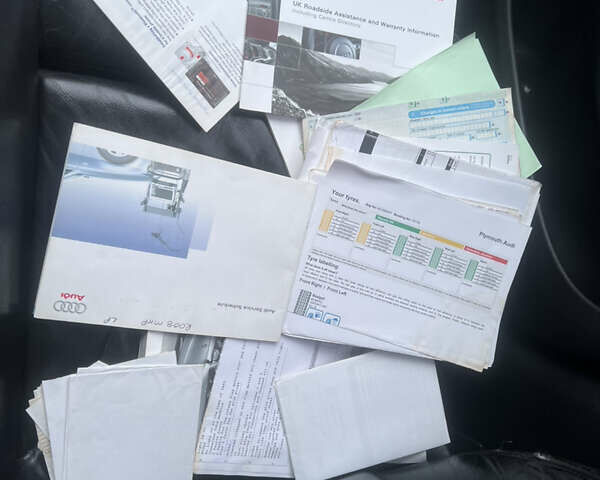 Черный Ауди А4, объемом двигателя 3 л и пробегом 270 тыс. км за 8800 $, фото 8 на Automoto.ua