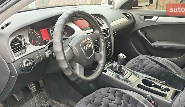 Чорний Ауді А4, об'ємом двигуна 1.8 л та пробігом 301 тис. км за 8500 $, фото 8 на Automoto.ua