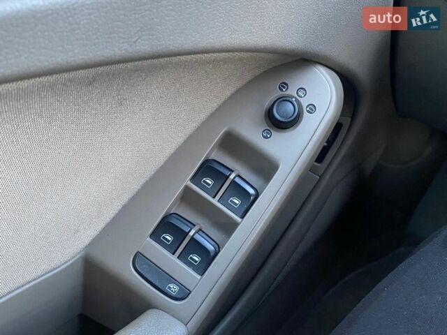 Чорний Ауді А4, об'ємом двигуна 1.8 л та пробігом 224 тис. км за 7950 $, фото 34 на Automoto.ua