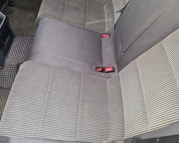 Черный Ауди А4, объемом двигателя 1.78 л и пробегом 301 тыс. км за 8700 $, фото 6 на Automoto.ua