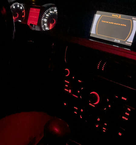 Черный Ауди А4, объемом двигателя 1.98 л и пробегом 282 тыс. км за 8200 $, фото 8 на Automoto.ua