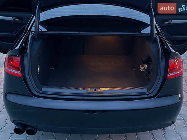 Чорний Ауді А4, об'ємом двигуна 1.98 л та пробігом 272 тис. км за 9900 $, фото 7 на Automoto.ua
