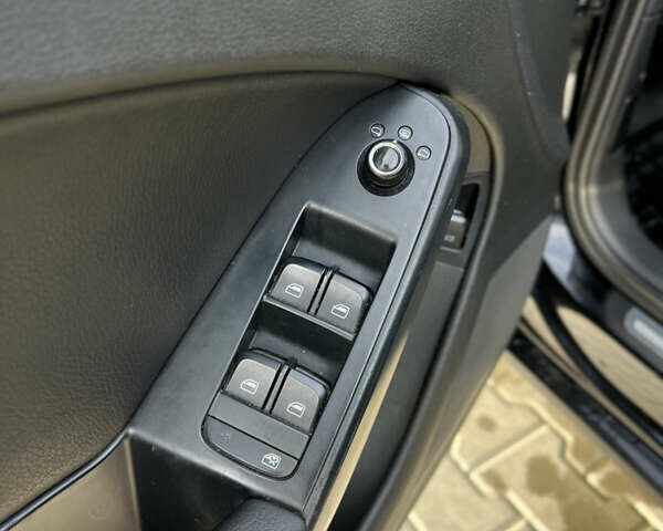 Черный Ауди А4, объемом двигателя 1.98 л и пробегом 299 тыс. км за 8500 $, фото 17 на Automoto.ua