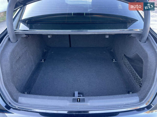 Черный Ауди А4, объемом двигателя 1.98 л и пробегом 250 тыс. км за 9200 $, фото 23 на Automoto.ua