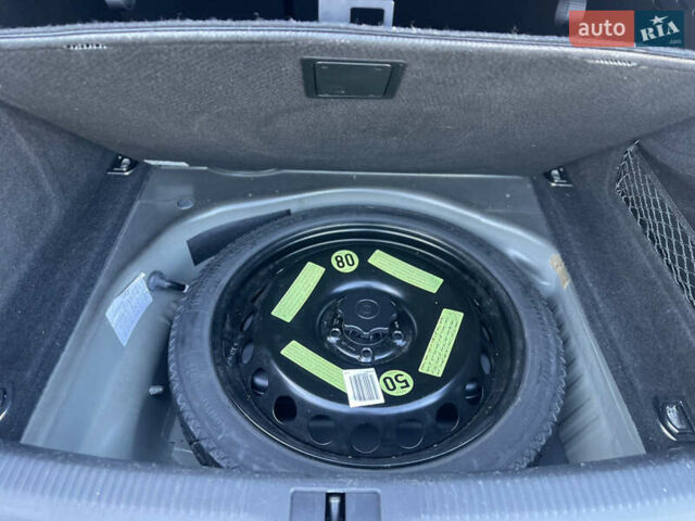 Черный Ауди А4, объемом двигателя 1.98 л и пробегом 250 тыс. км за 9200 $, фото 24 на Automoto.ua