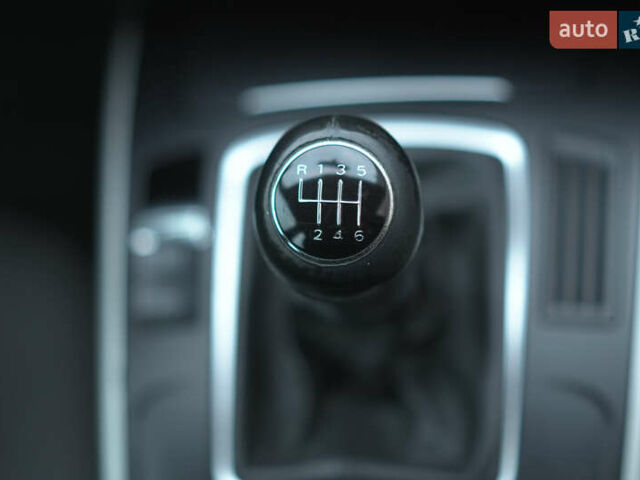 Чорний Ауді А4, об'ємом двигуна 1.8 л та пробігом 187 тис. км за 9250 $, фото 15 на Automoto.ua