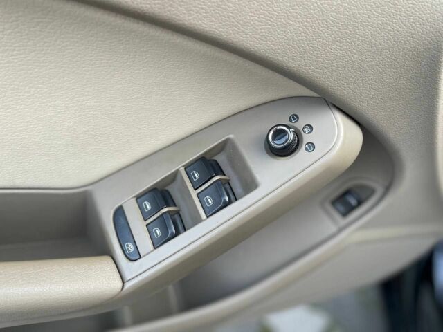 Черный Ауди А4, объемом двигателя 2 л и пробегом 237 тыс. км за 9500 $, фото 9 на Automoto.ua