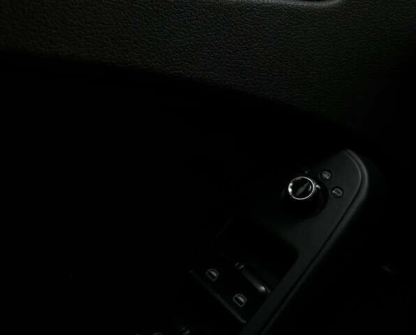 Чорний Ауді А4, об'ємом двигуна 1.97 л та пробігом 232 тис. км за 13250 $, фото 6 на Automoto.ua