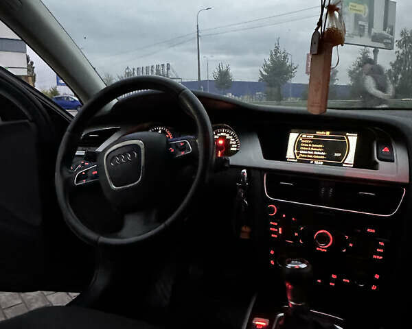 Чорний Ауді А4, об'ємом двигуна 1.97 л та пробігом 243 тис. км за 11400 $, фото 14 на Automoto.ua