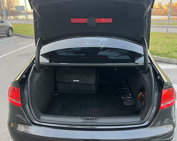 Черный Ауди А4, объемом двигателя 2.98 л и пробегом 269 тыс. км за 12950 $, фото 7 на Automoto.ua